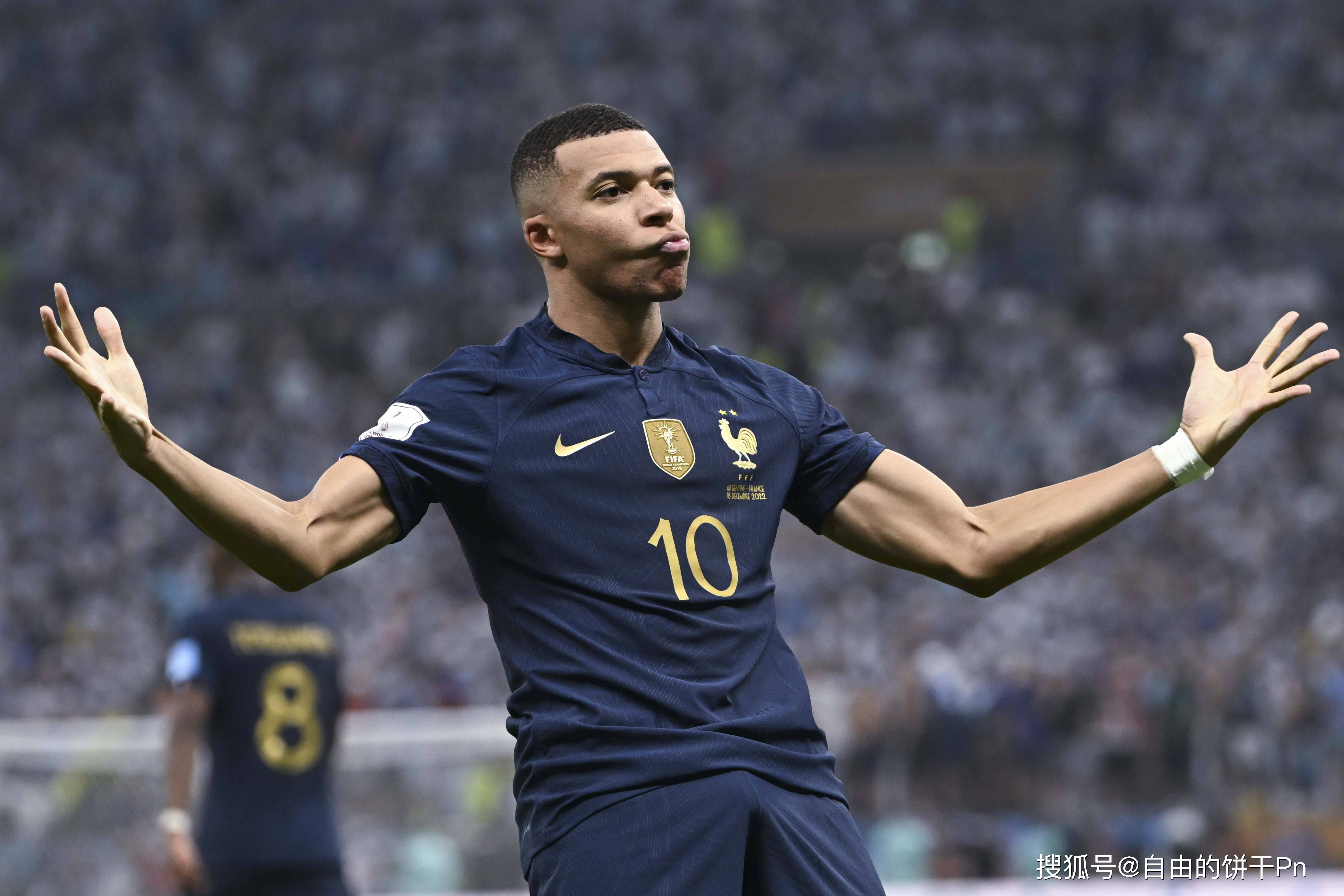 南宫-姆巴佩在瑞士队比赛中夺冠，晋级下一阶段引发热议！