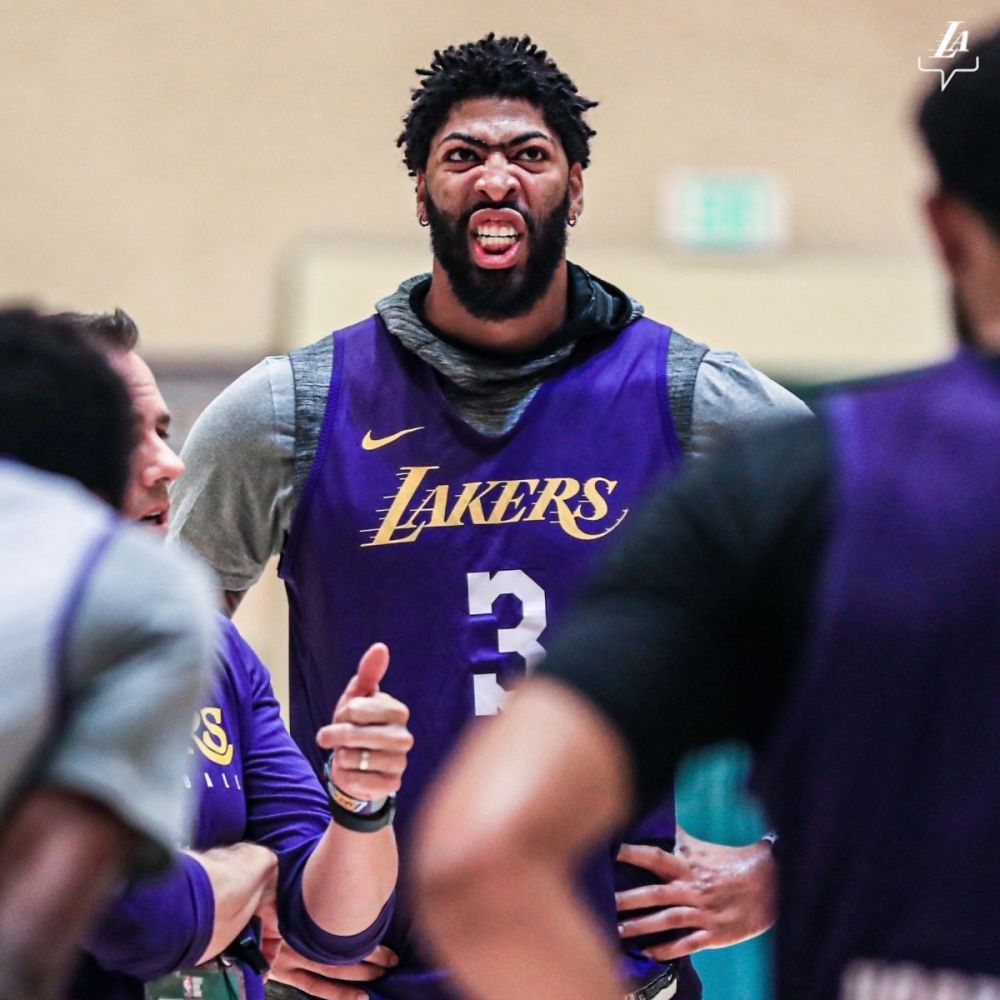 南宫-Faker赛事官方发布爆冷新规，湖人争议不断！的简单介绍